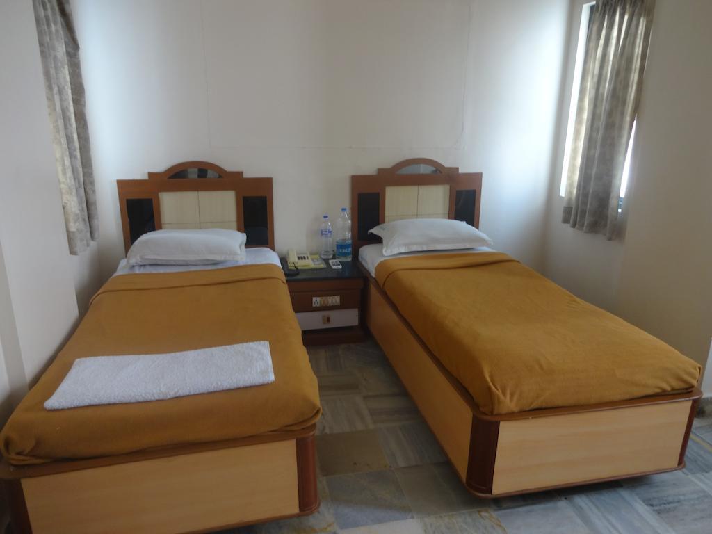 Hotel Vinayak Coimbatore Room photo
